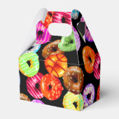 シームレスなパターンをドーナツとバックグラース。&アイディア フェイバーボックス (裏面サイド)