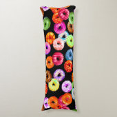 シームレスなパターンをドーナツとバックグラース。&アイディア ボディピロー (正面縦)