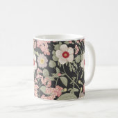 シームレスなパターン。美しい布の花が咲くリアル コーヒーマグカップ (正面右)