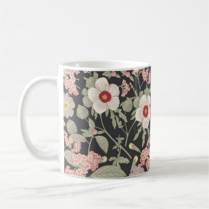 シームレスなパターン。美しい布の花が咲くリアル コーヒーマグカップ