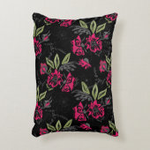 シームレスなフローラピンクの花の緑の葉スケッチ アクセントクッション (正面(垂直))
