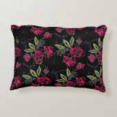 シームレスなフローラピンクの花の緑の葉スケッチ アクセントクッション (裏面)