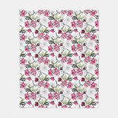 シームレスなフローラピンクの花の緑の葉スケッチ フリースブランケット (正面)