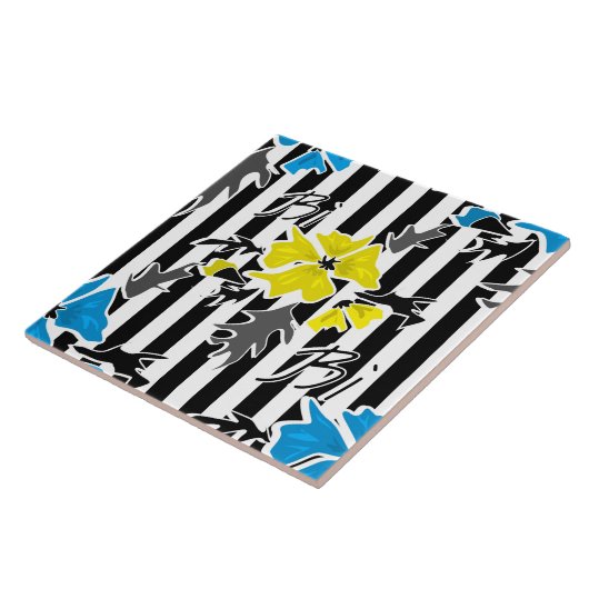 シームレスなフローラブルー黄色の花グレイの葉 タイル (側面)