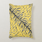シームレスなヴィンテージブラックとイエロータイガーパターン。S アクセントクッション (正面(垂直))