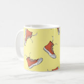 シームレスなヴィンテージレッドスニーカー、ハンドDr コーヒーマグカップ (正面左)