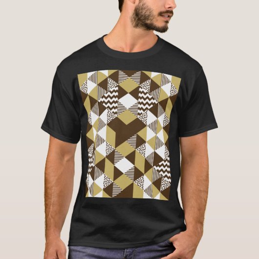 シームレスな三角形:幾何学的金ゴールドファッション。 Tシャツ (正面)