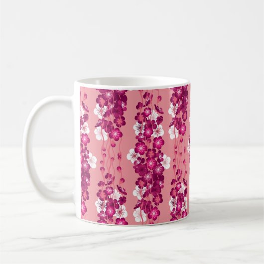 シームレスな模様(ピンクの花バラ) コーヒーマグカップ (左)