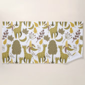 シームレスパターンキリン黄色の白の背景 ビーチタオル (正面)