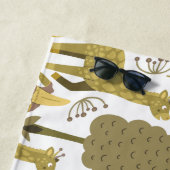 シームレスパターンキリン黄色の白の背景 ビーチタオル (インサイチュ)