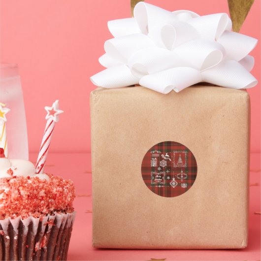 シームレ市松模様にスクリスマスの装飾の赤 – 白 ラウンドシール (パーティー)