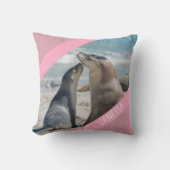 シーライオン&ベビーパップオーストラリア，かわいいピンク クッション (正面)