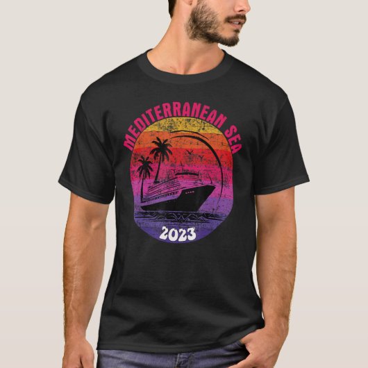 シー地中海のクルーズ2023レトロサンセットファミリー Tシャツ (正面)