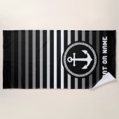 シー航海のいかりあなたの名前またはボートブラック ビーチタオル (正面)