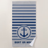 シー航海のいかりあなたの名前またはボートブルー&グレー ビーチタオル (正面)