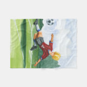 ジェイ・スロックモートンがボールを蹴るサッカー選手 フリースブランケット (正面(横))