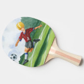 ジェイ・スロックモートンがボールを蹴るサッカー選手 卓球ラケット (横)