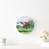 ジェイThrockmorton著球を蹴っているサッカーの選手 ラウンド壁時計 (ホーム)