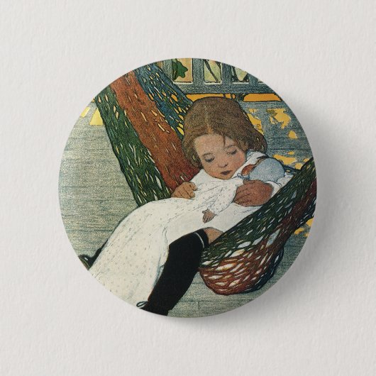 ジェシー・ウィルコックス・スミスによる人形を持つヴィンテージ 缶バッジ (正面)