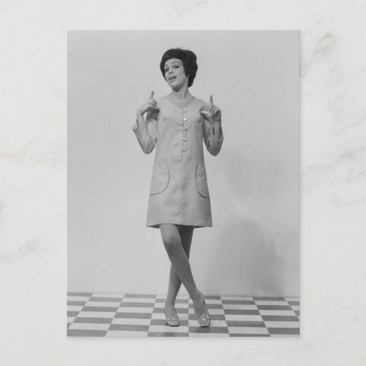 ジェスチャーをする女性 ポストカード (正面)