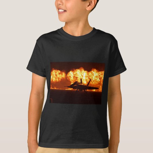 ジェット戦闘機の炎 Tシャツ (正面)