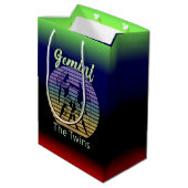 ジェミニ誕生日ギフト – -クールレトロサンセット〔占星術の〕十二宮図 ミディアムペーパーバッグ (裏面アングル)