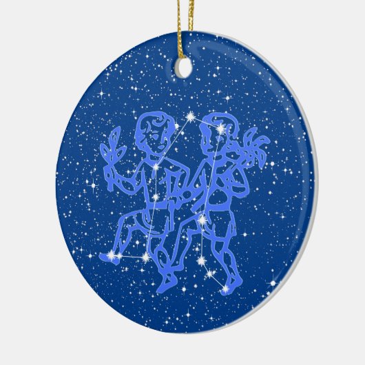 ジェミニ〔占星術の〕十二宮図のサインと星の深いブルーセラミック セラミックオーナメント (左)