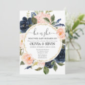 ジェンダーがピンク色の青いフローラの水色を明らかにする 招待状 (スタンド正面)