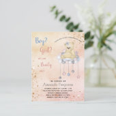 ジェンダーは赤ちゃんシャワーteddyベアー男の子の子を明らかにする インビテーションポストカード (スタンド正面)