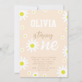 ジェンダーニュートラルなダイジーの1歳誕生日パーティー ボホ ワイト 招待状 (正面)