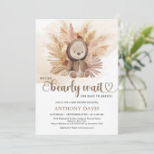 ジェンダーニュートラルのベビーくまスウェットシャツ パンパスグラス 招待状 (スタンド正面)