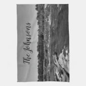 ジェームス川の美しい白黒の写真 キッチンタオル (縦)