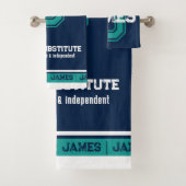 ジェームズの名前スポーティなスタイルダークブルーティール（緑がかった色） バスタオルセット (インサイチュ)