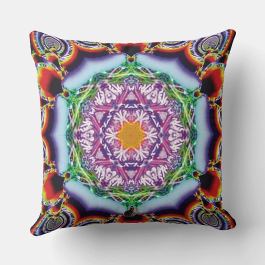 ジオネスク万華鏡のように千変万化するパターン枕 クッション (裏面)
