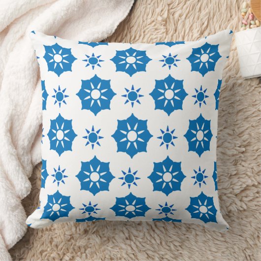 ジオメトエレガントリフローラの青と白のパターン クッション (ブランケット)