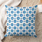 ジオメトエレガントリフローラの青と白のパターン クッション (ブランケット)