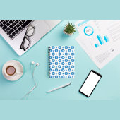 ジオメトエレガントリフローラの青と白のパターン ノートブック