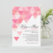 ジオメトリックトライアングルウェディング | ピンク モーブ 招待状 (スタンド正面)