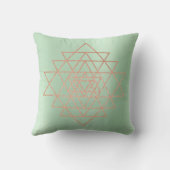 ジオメトリピーチピンクローズ金ゴールド三角形の緑 クッション (裏面)