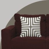 ジオメトリブラウンとホワイトネストされた角度パターン クッション