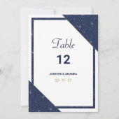 ジオメトリブルーの白い金ゴールドグリッター表の番号 招待状 (正面)