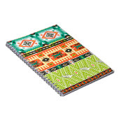 ジオメトリ要素を含むシームレスなトライバルパターン ノートブック (右側)