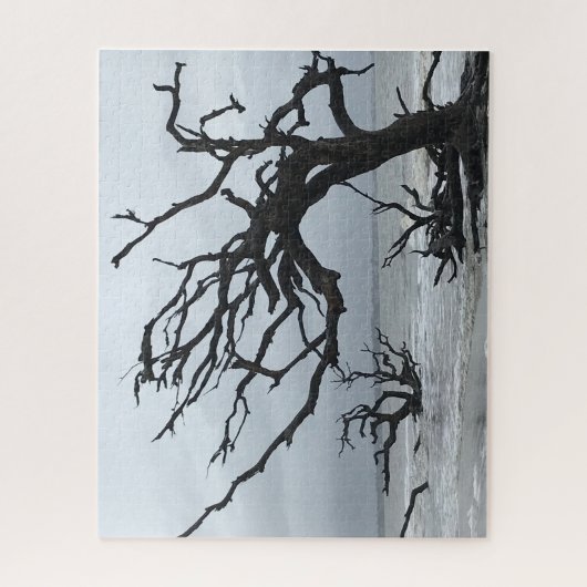 ジキル島の死んだ木のシルエット ジグソーパズル (縦)
