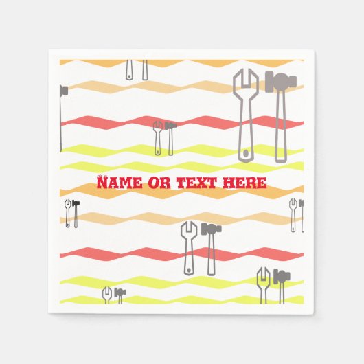 ジグザグの線でレンチとハンマー スタンダードカクテルナプキン (正面)