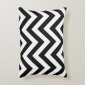 ジグザグパターンの黒及び白 アクセントクッション (正面(垂直))
