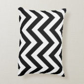 ジグザグパターンの黒及び白 アクセントクッション (裏面(縦))