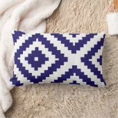 ジグザグ形幾何学的なパターンコバルトブルーおよび白 ランバークッション (ブランケット)