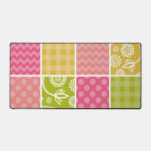ジグザグ、シェブロン、水玉模様、ギンガム、パッチワーク デスクマット (正面)