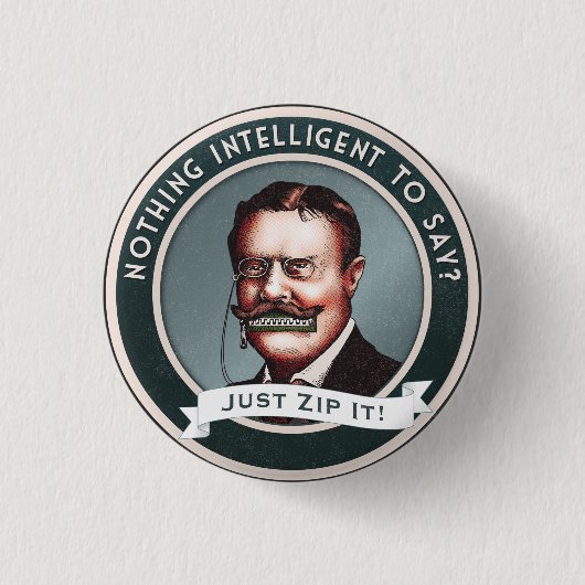 ジッパーだけで済む 缶バッジ (正面)