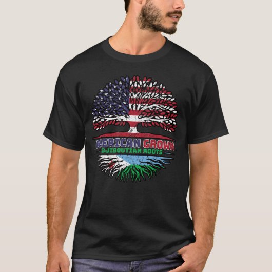 ジブチ・ジブチ・アメリカ合衆国の木のルーツ国旗 Tシャツ (正面)